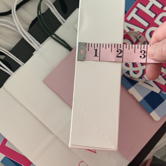 Gift Bags & Box - Picture 15 of 16